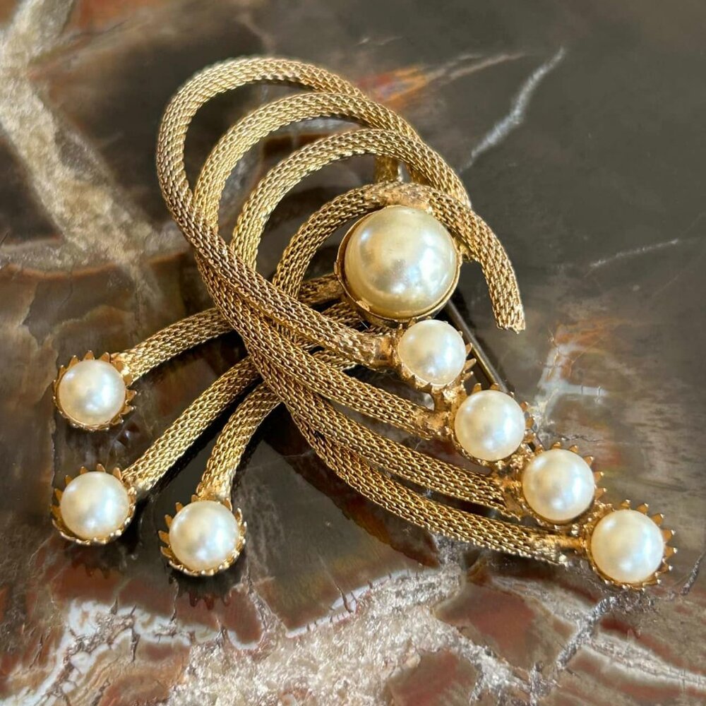 MCM gold tone rope pearl brooch